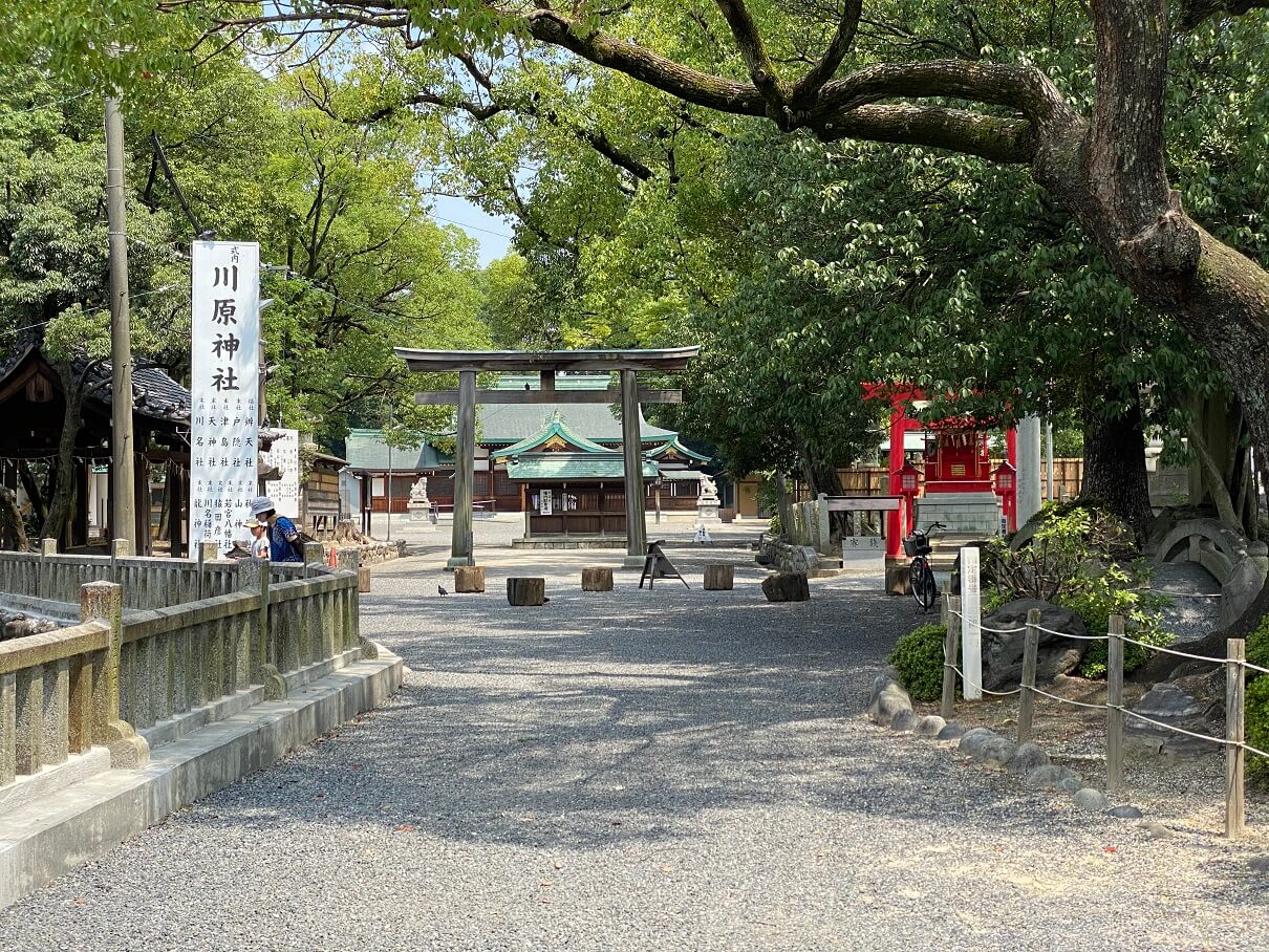 飯田街道沿いの川原神社